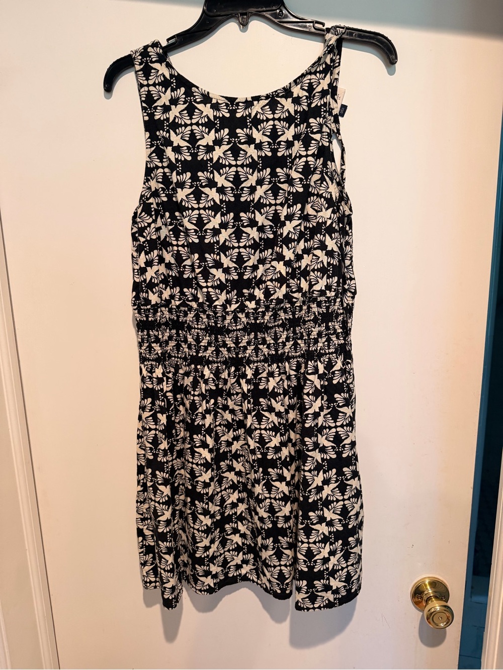 Universal Thread Black and White Floral Sleeveless Dress